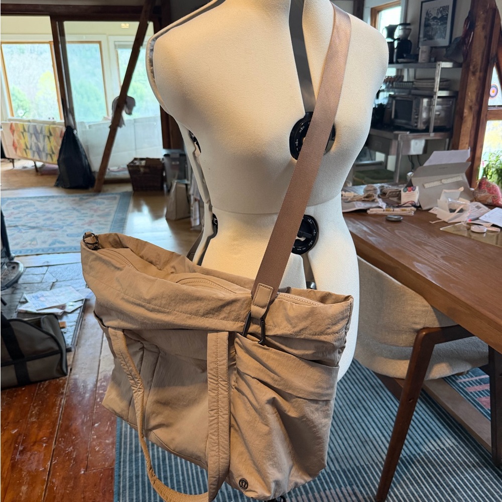 Large Taupe Lululemon gym bag/ carryon with pockets galore!